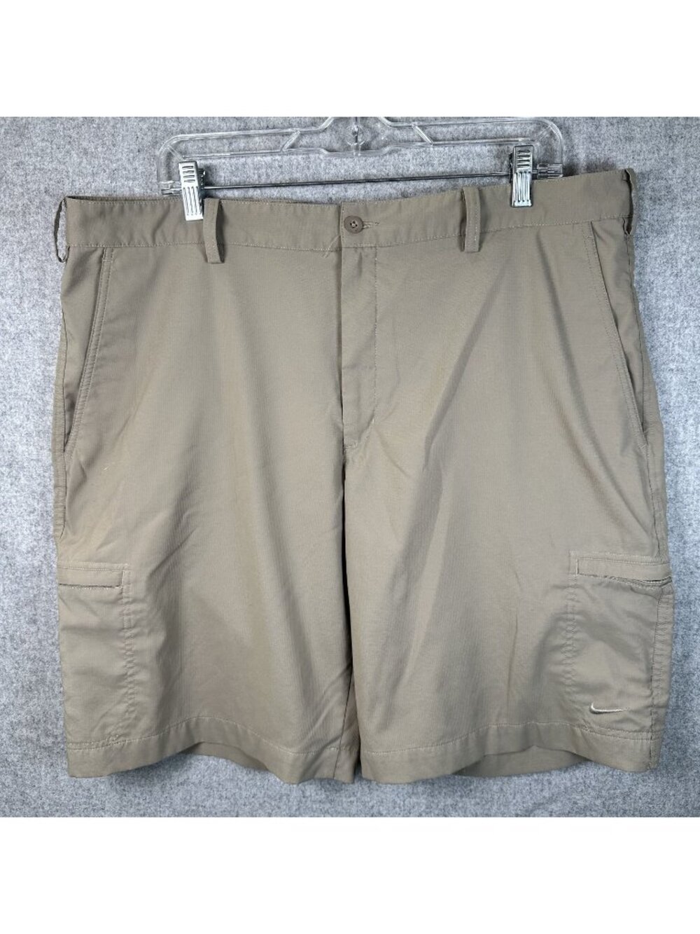 Nike Golf Size 38 Mens Shorts Beige Lightweight Thin Dri-Fit Flat Front Stretch